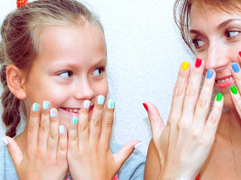 can I use nail glue on fake nails for kids