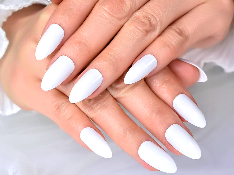 Are white nails classy