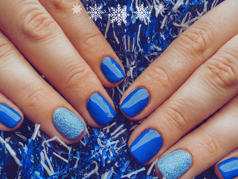 winter blue nails